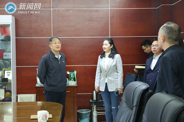 a58e6506ad914954b57a5e184a9cd7f2.png 校领导2.png