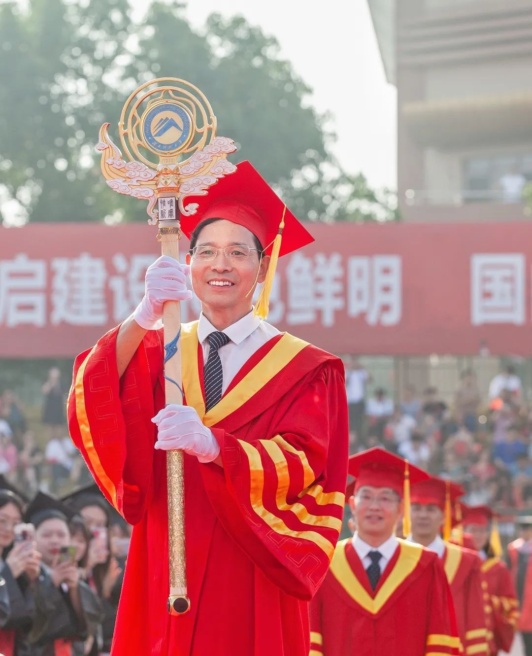 1be1ea14c79545be9aaff14946a044cc.jpg 毕业典礼4.jpg