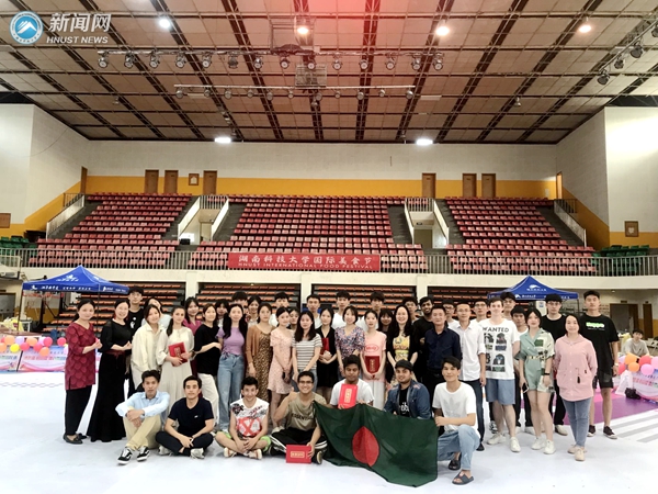 4d75f1b8841b466ca1fa61caa29704af.jpg 毕业5.jpg