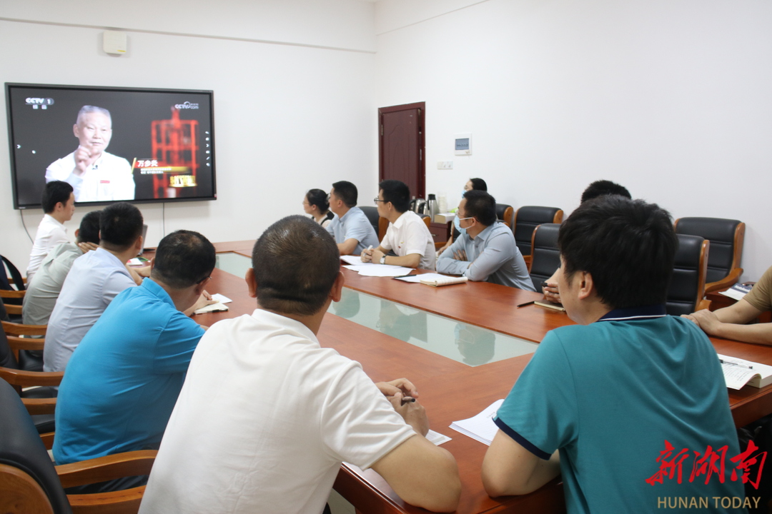 03b4daf3dcea4ac5a8ad99e697239890.jpg 万步炎1.jpg