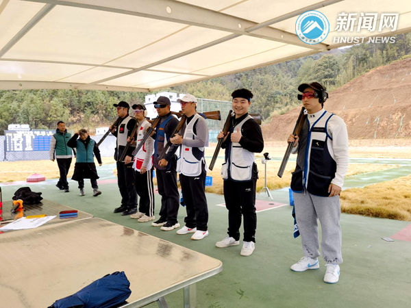 1fc7f57a059f44b8804636bc95e3dc42.png 飞碟2.png